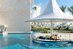 PAPAYA SWIM-UP BAR - Azul Beach Resort Punta Cana - All Inclusive Beach Resort